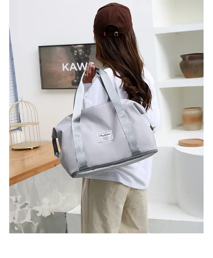 Large capacity portable short travel bag for women fashionable