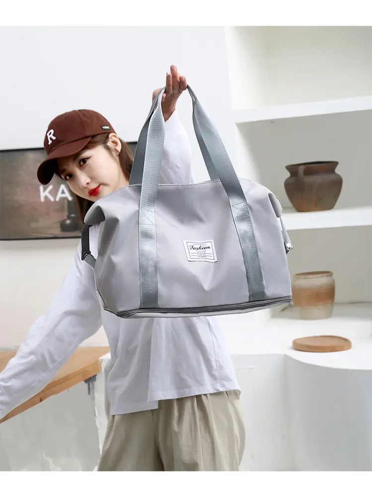 Large capacity portable short travel bag for women fashionable